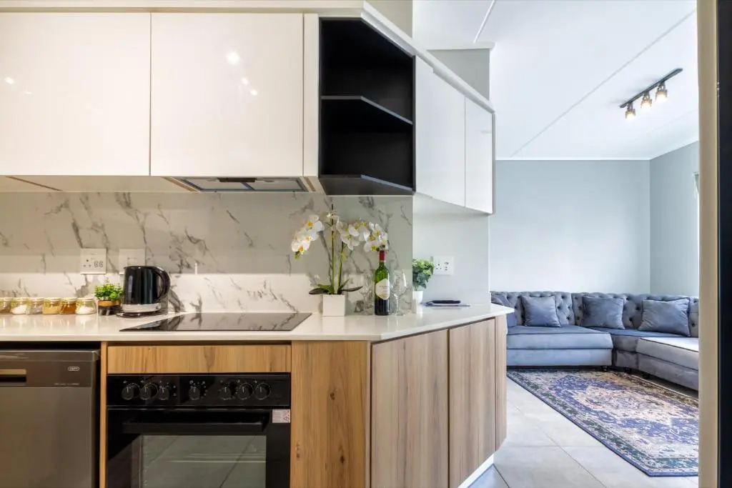 Lovely 1 Modern bedroom in Waterfall City