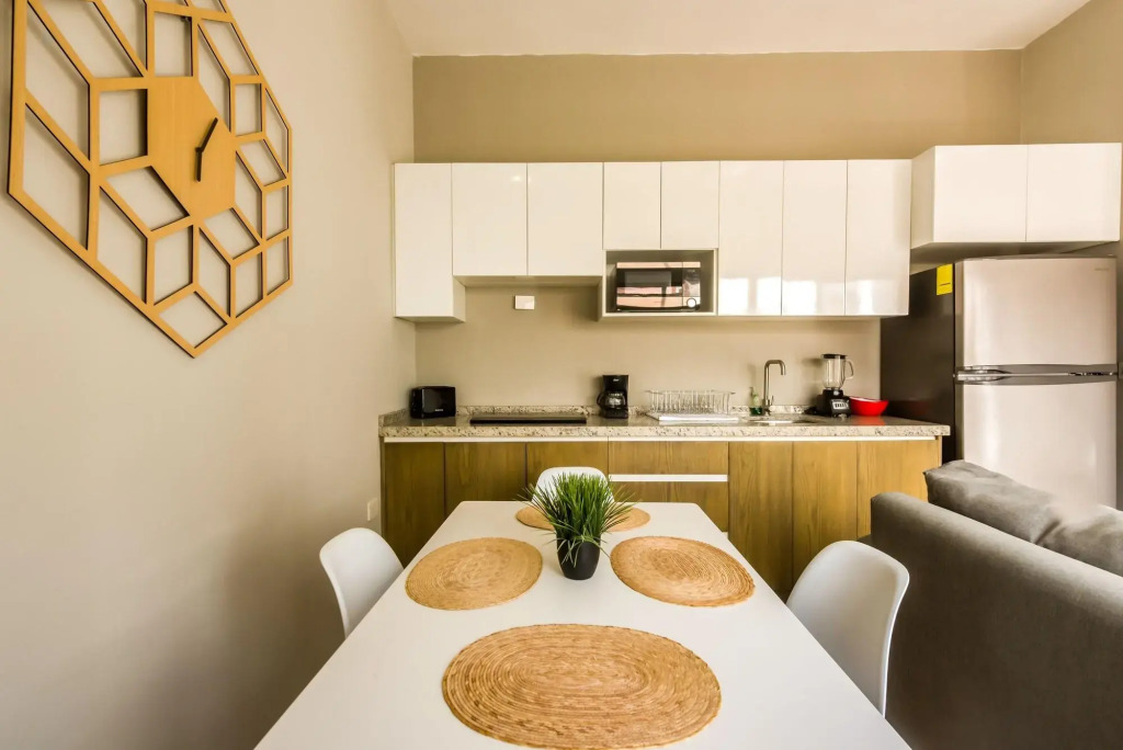 Splash Pool, Rooftop Terrace, Patio, Beach 4 Blks
