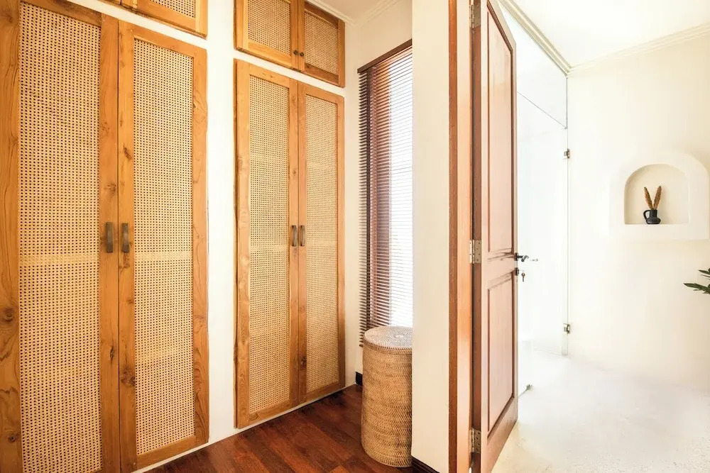 Spacious 4 BR Walking Distance to Finns Beach