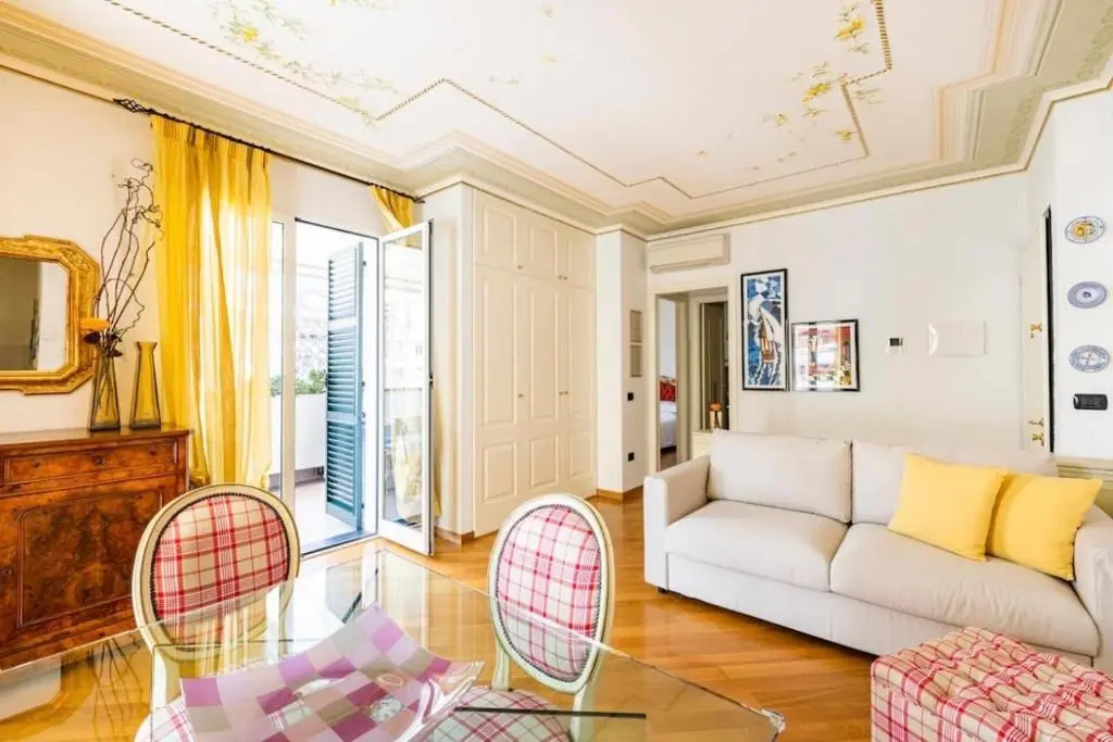 Suite in Centro Storico a Loano con GARAGE