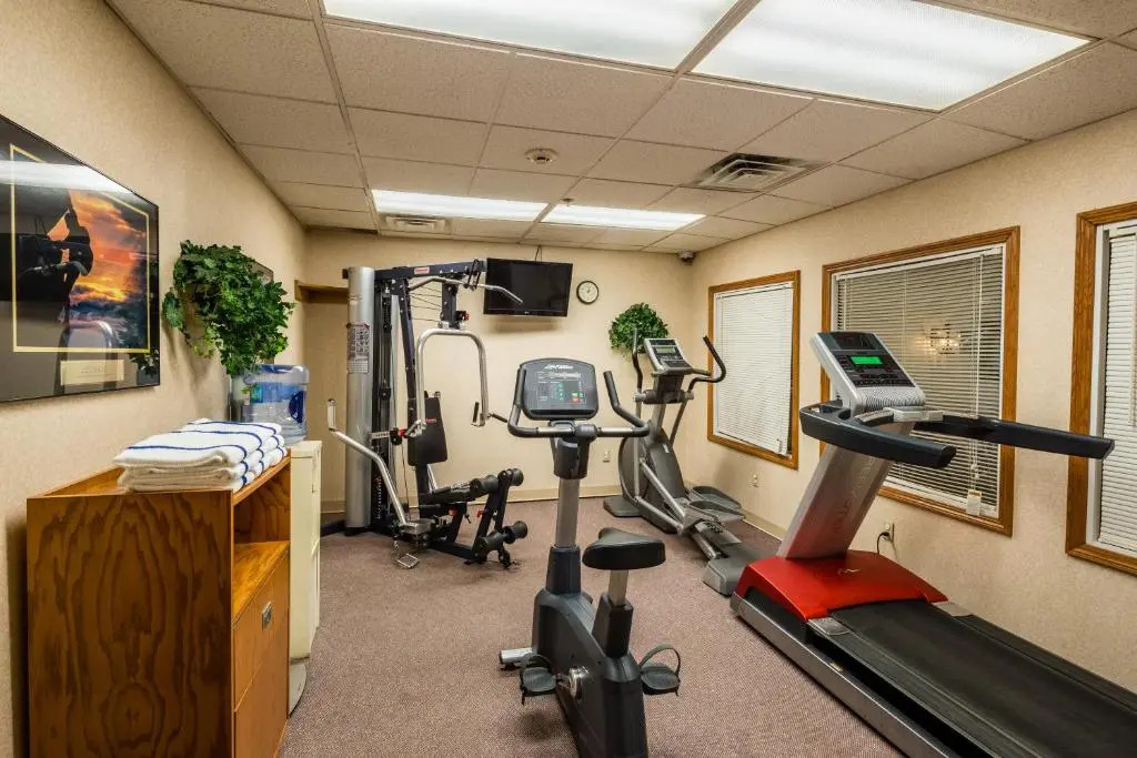 Coshocton Village Inn & Suites