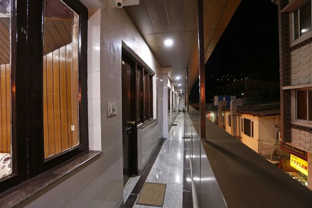 OYO 8714 Hotel Amar