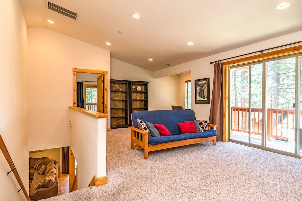 Large 4br W/ Pool, Fenced Backyard - Bike To Beach 4 Bedroom Home