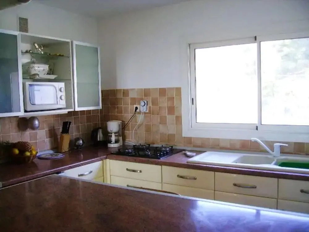 Apartment With one Bedroom in Toulon, With Wonderful sea View, Furnished Balcony and Wifi - 3 km From the Beach