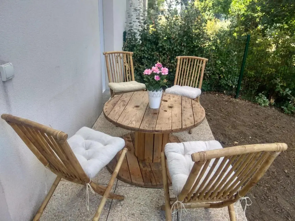 Chic apart terrace garden parking