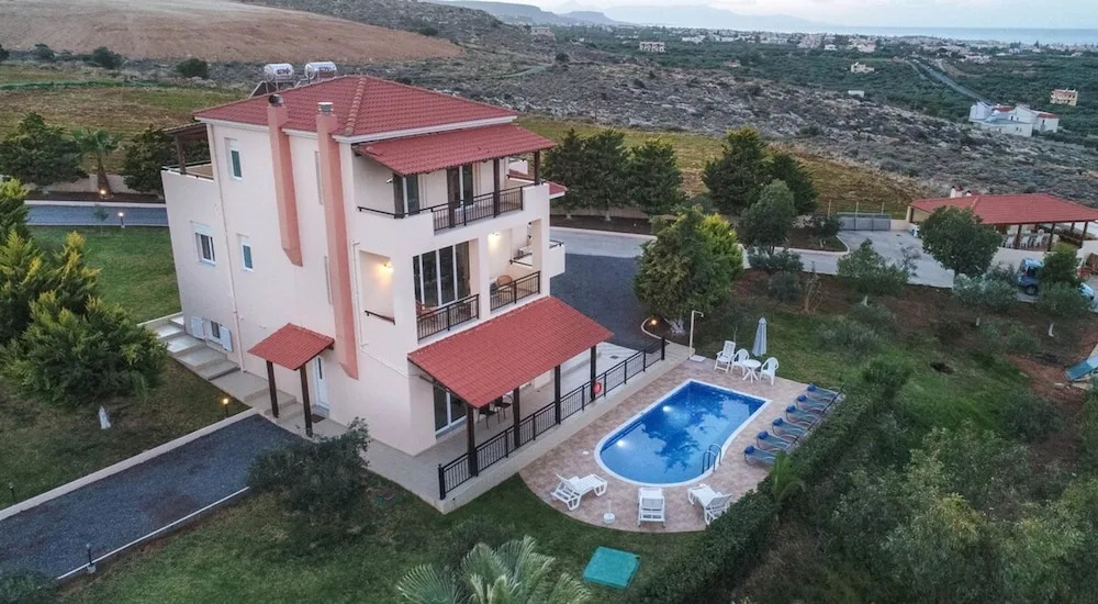 Villa Angelika two-storey house with pool for 7
