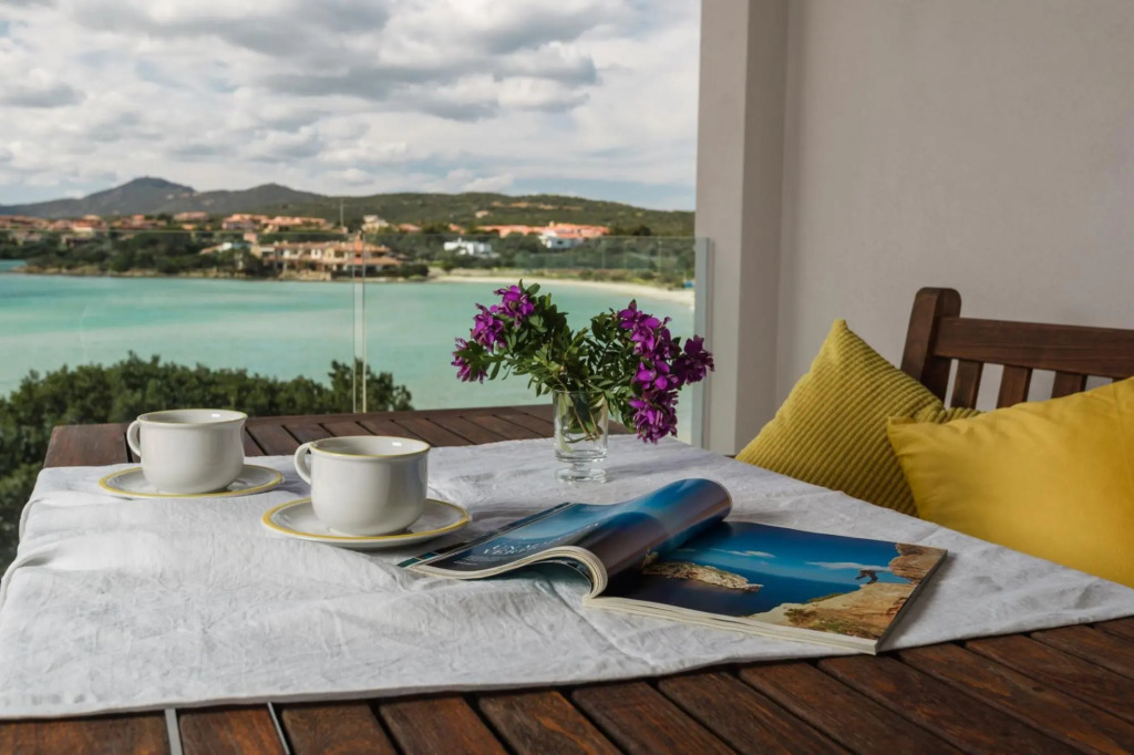 One bedroom, 1 bathroom, living room with sofa bed, kitchen, large terrace and a private parking.-AIRONI 7 BILO