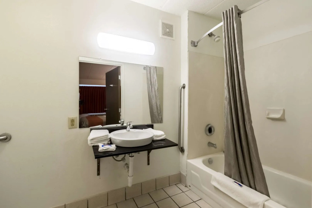 Motel 6-Crawfordsville, IN