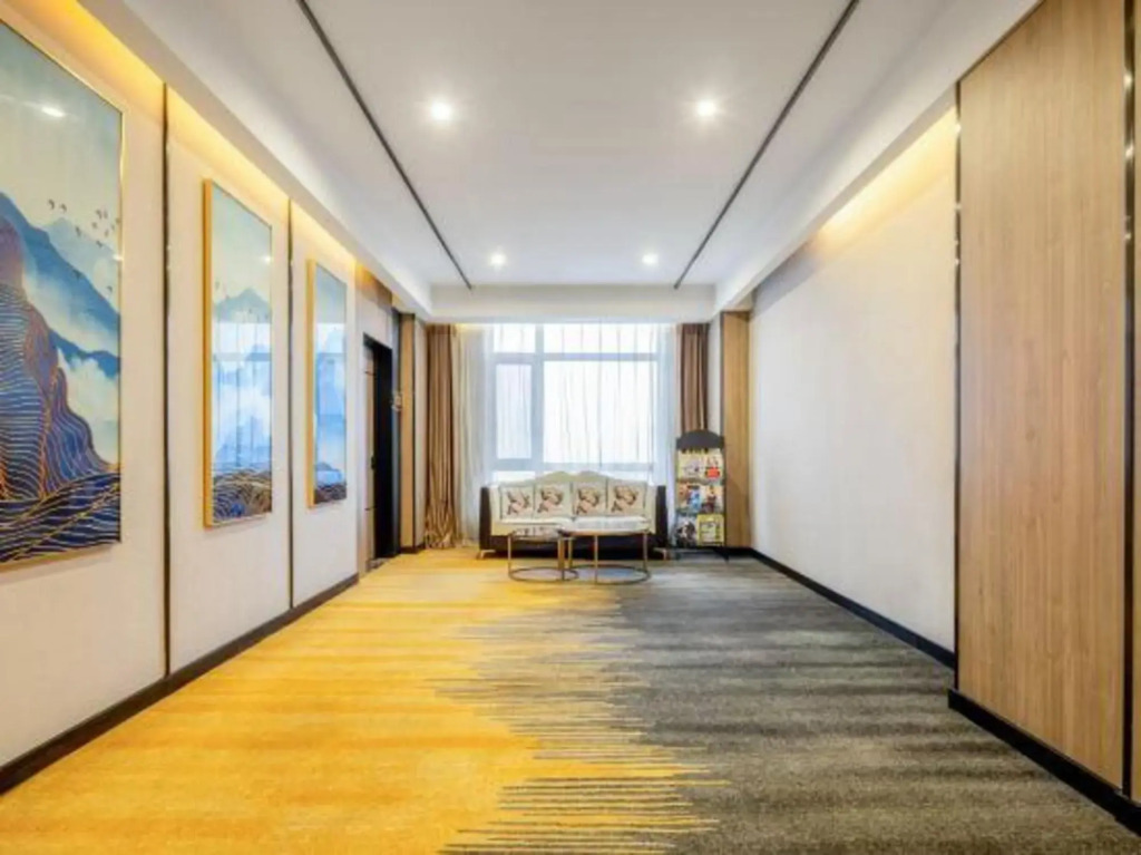 Saint Maur Hotel