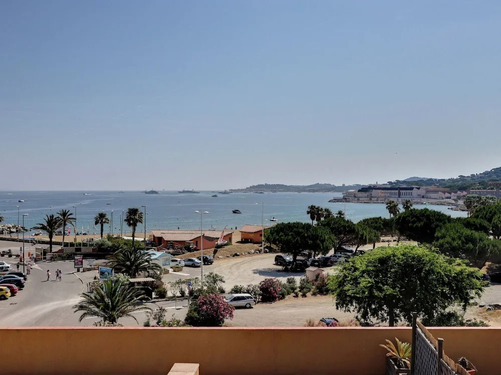 Carefully Furnished Studio at 100 m. From the Beach