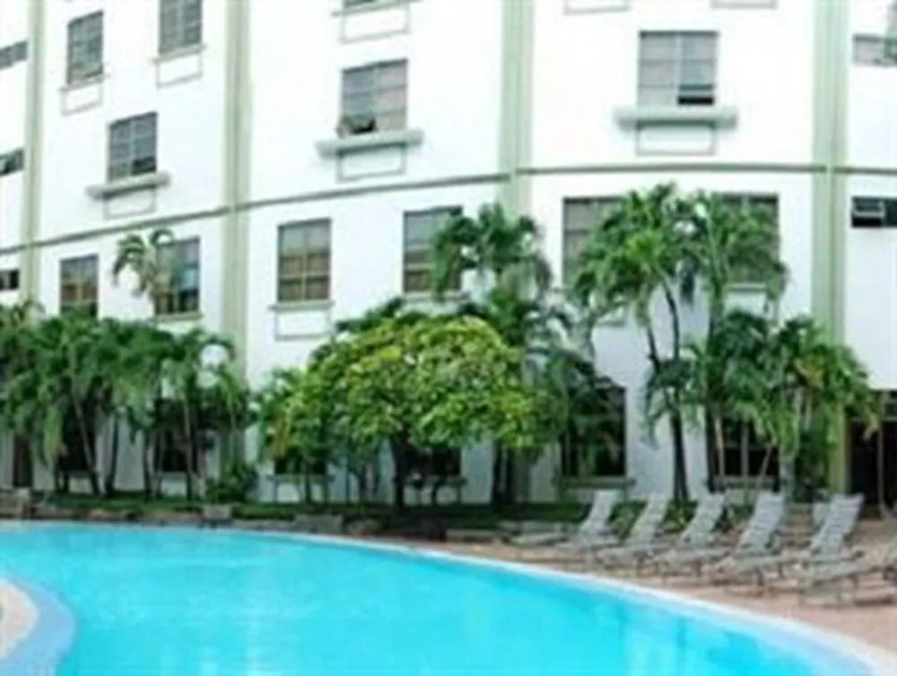 Holiday Hotel
