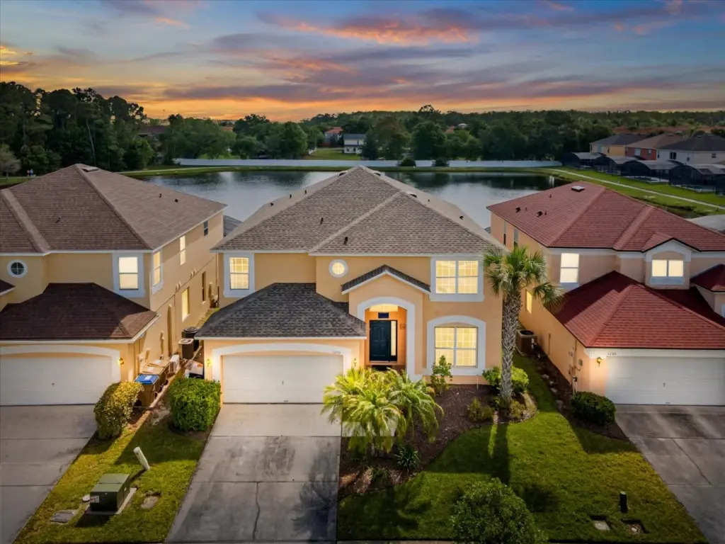 6 Bedrooms 45 Bathrooms Seasons 1270 Sb