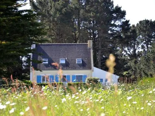 House Maison De 4 Chambres Avec Vue Sur Mer Et Un Jardin Non Clos A 50 M De De La Plage De Bordardou
