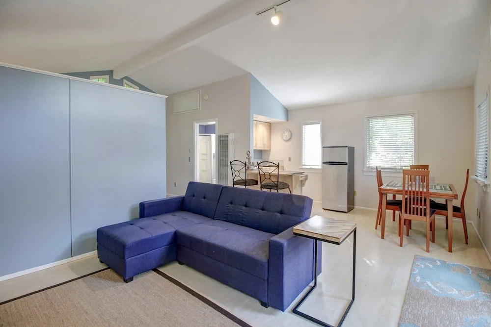 Agapios Cottage Close to State Street by RedAwning