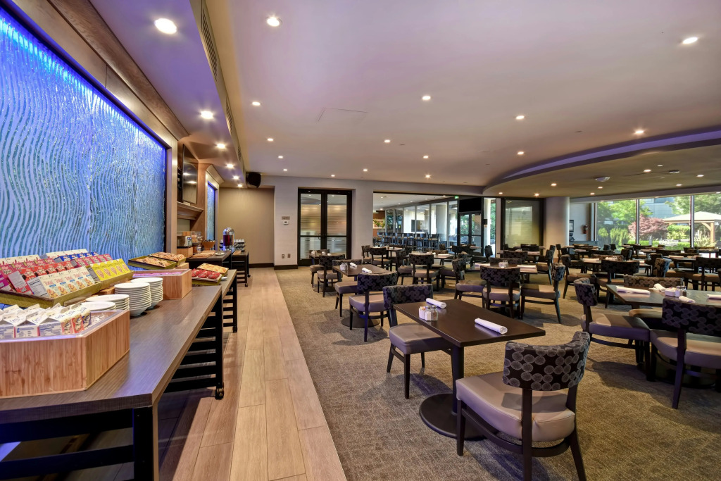 DoubleTree by Hilton Pleasanton at The Club