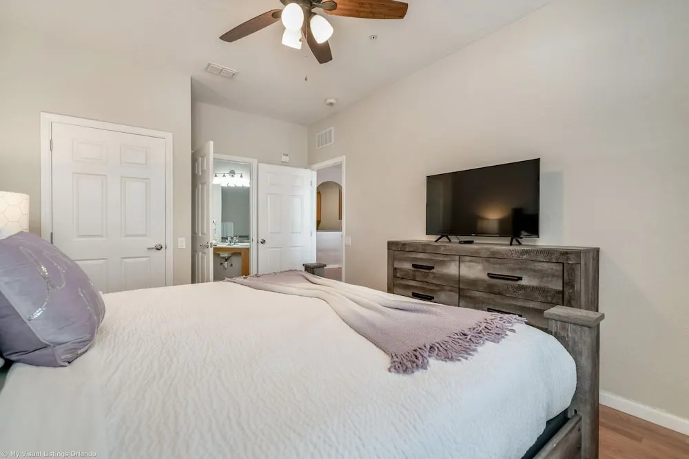 Stylish and Accessible in Vista Cay With Lake View - 3bd/2ba Condo 3vc114