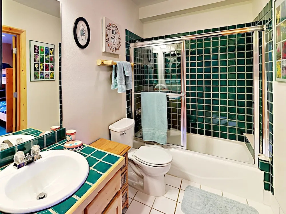 91 Starfire Lane 1972 Condo - 4 Br townhouse by RedAwning