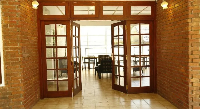Lake Mount Hotel