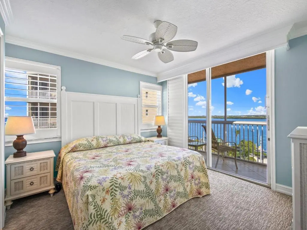 Estero Island Beach Villas 706, 2 BR, Penthouse, Gulf Front, Pool, Sleeps 6