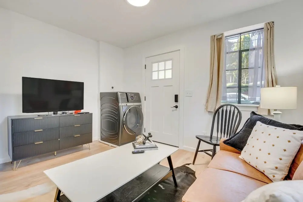Private Porch! East ATL Stay Near Int’l Soccer
