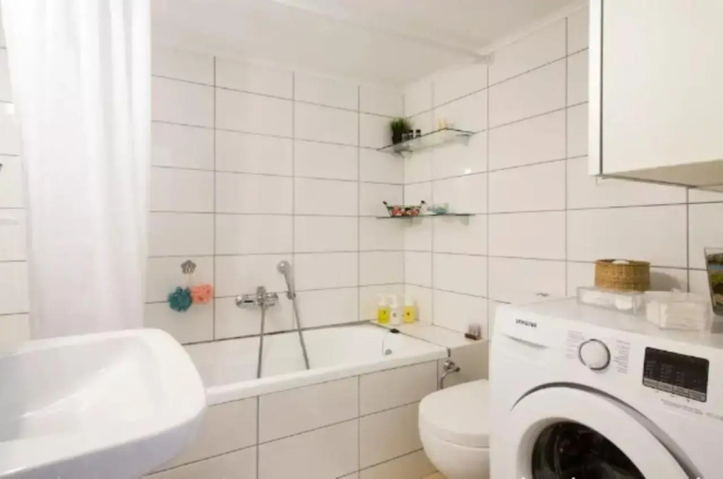 Spacious 2b/r Stay at Glyfada's Center