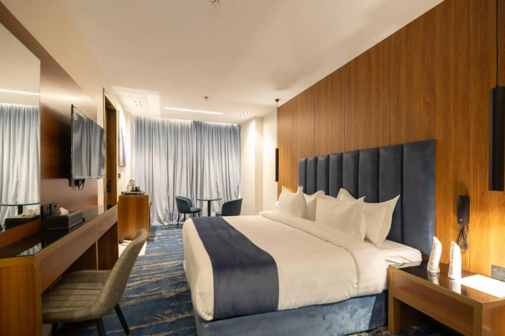 Blue Breeze Hotel