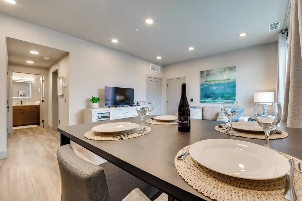 Walk Everywhere! Central Traverse City Condo
