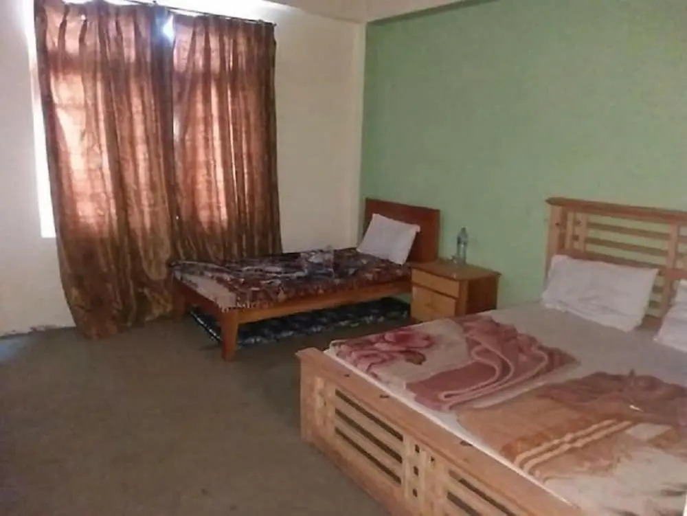 Hotel Kehkashan