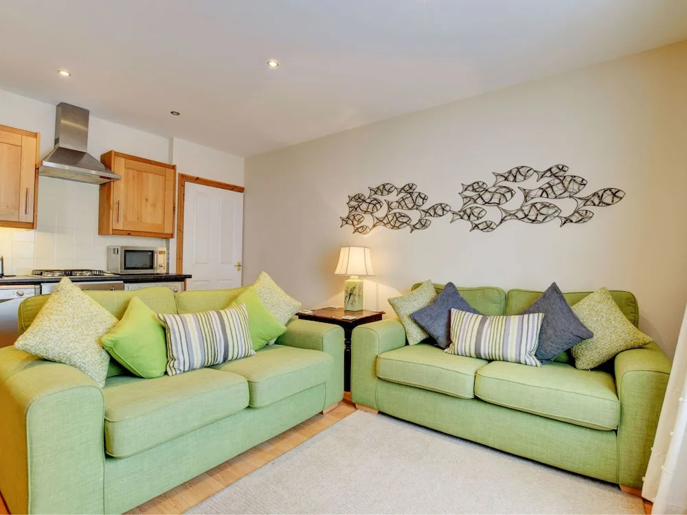 Beautiful Apartment in Dartmouth With a Courtyard