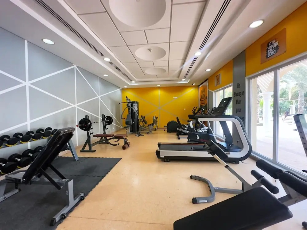 Artsy 4BR DIP Villa w Community Pool Gym