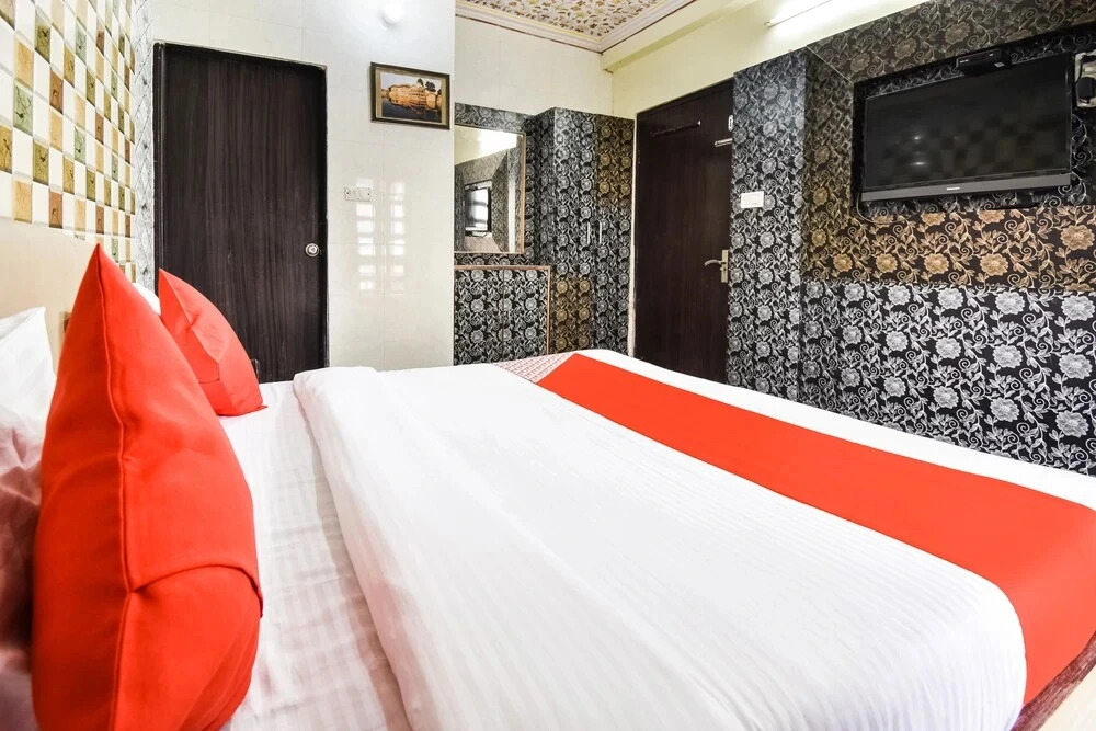 Kesar Palace by OYO Rooms