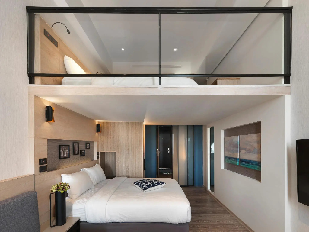 Explore Hotel