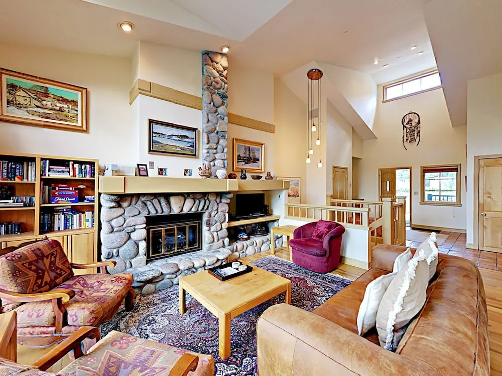 450 Offerson Road Townhouse by RedAwning