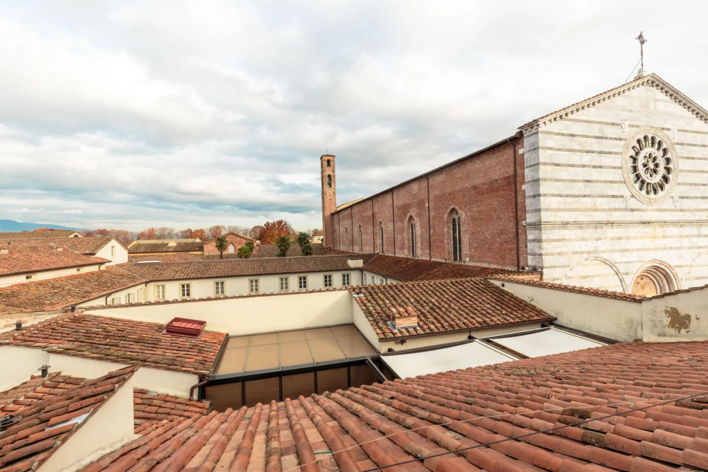 Casa Uccia in Lucca With 1 Bedrooms and 1 Bathrooms