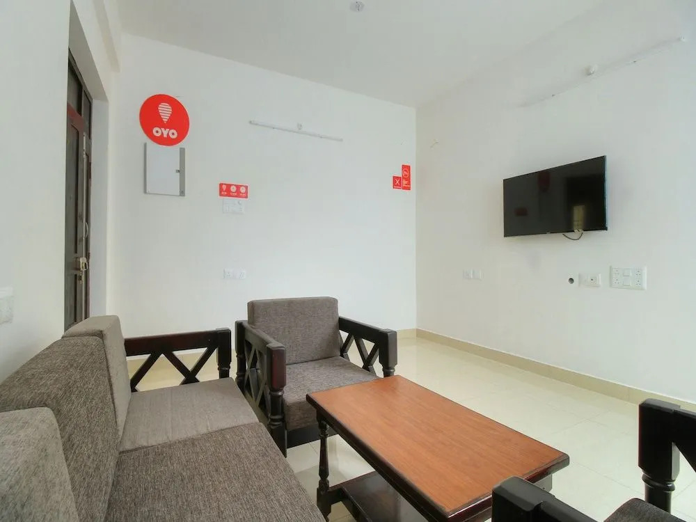OYO 13943 Home Modern 2BHK Boat House