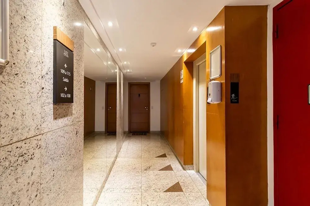 Apt Facing Lake Paranoa - Clr314