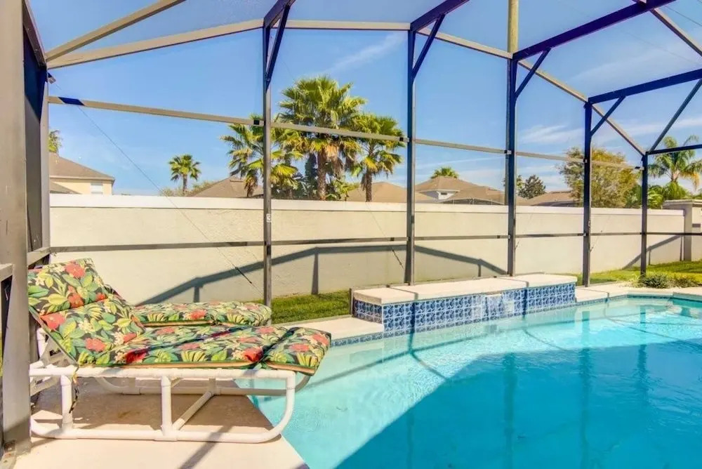Southern Exposure Private Pool! 3 Bedroom Home by RedAwning