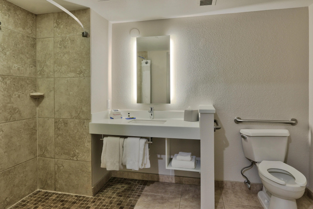 Holiday Inn Express & Suites - Albuquerque East by IHG