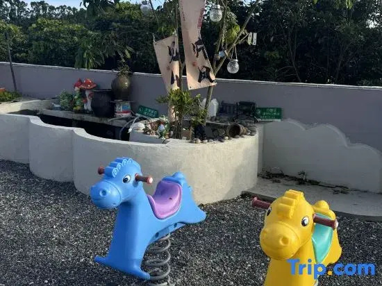 Zhenshan Linghai Hillowav Homestay (Tannan Bay Beach)