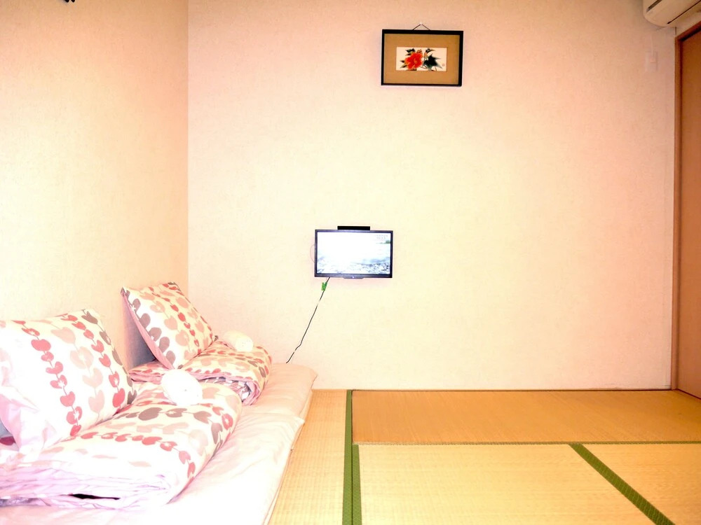 Guesthouse Osaka Tengachaya Station front hall