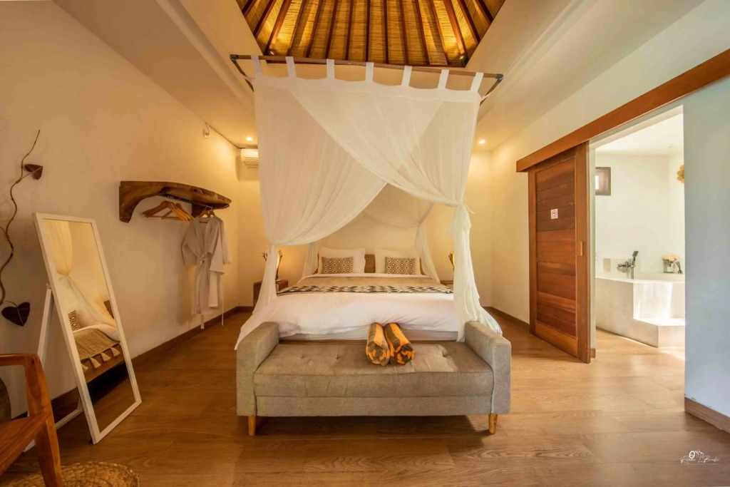 Elvano villa in heart of seminyak and near beach