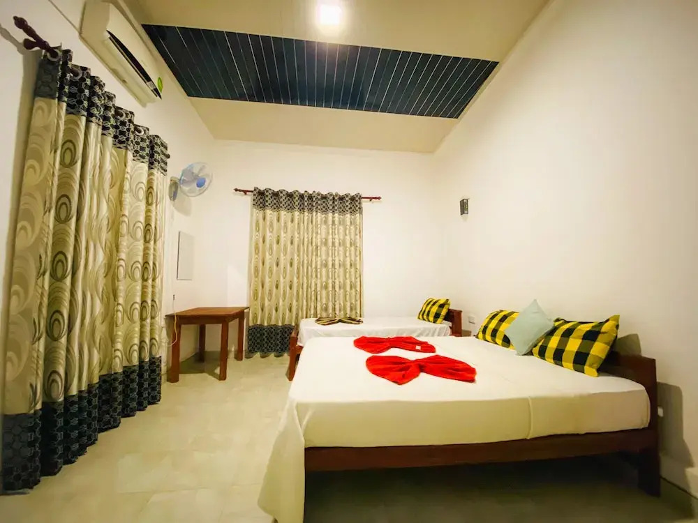 Yala Happy Hostel