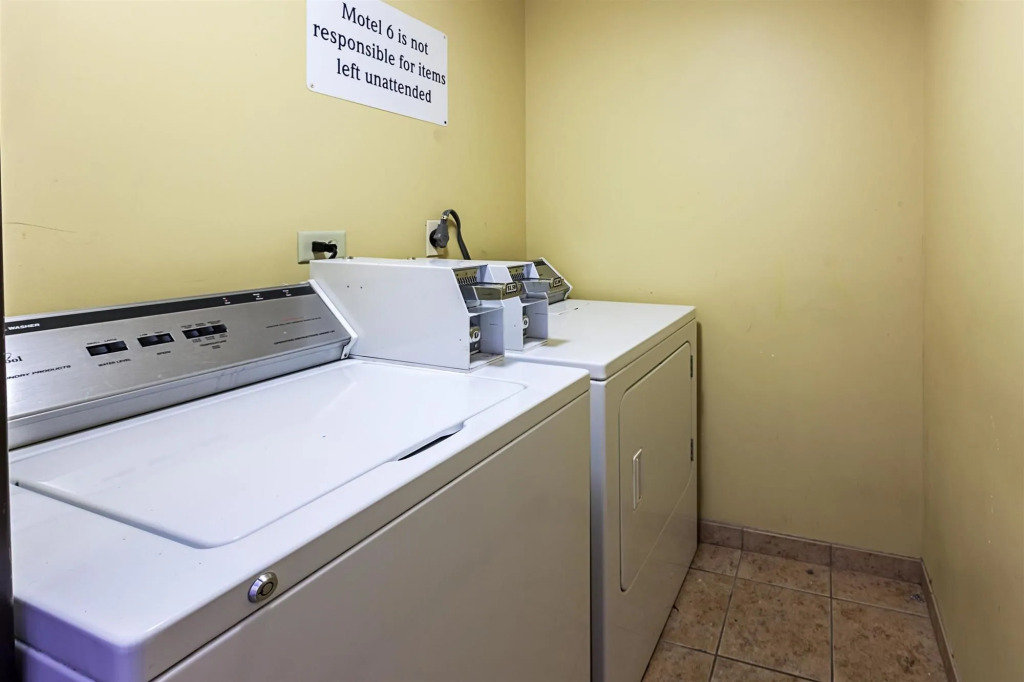 Motel 6-Milwaukee, WI - Glendale