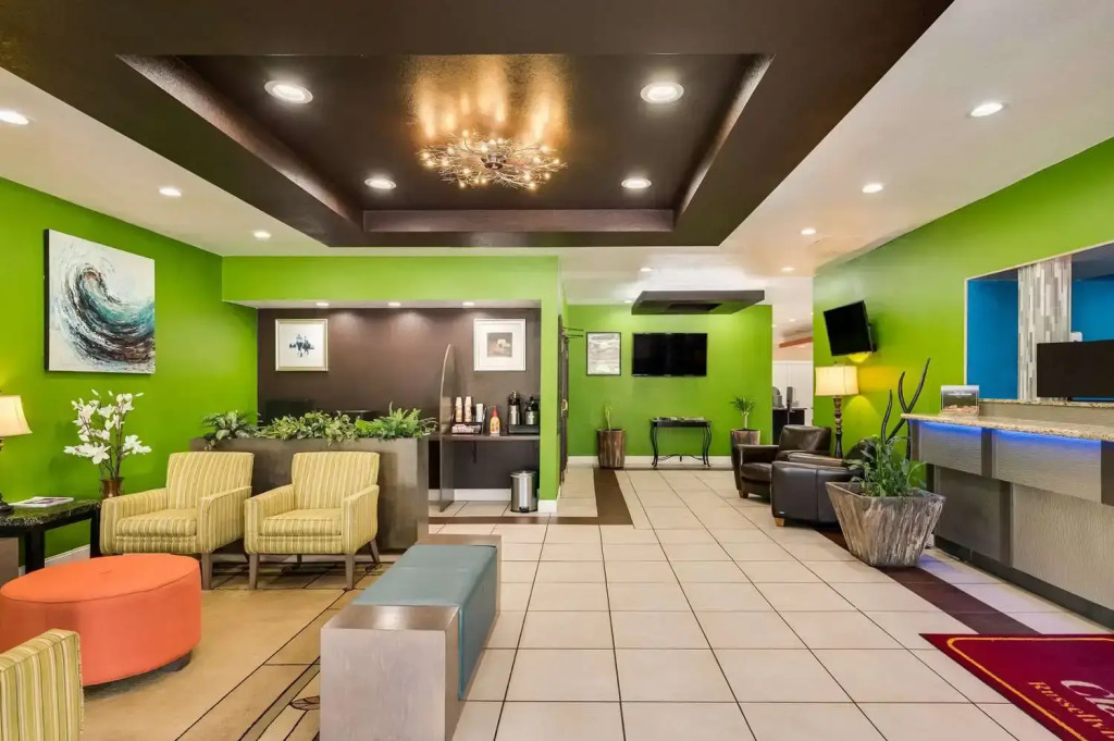 Clarion Inn & Suites Russellville I-40