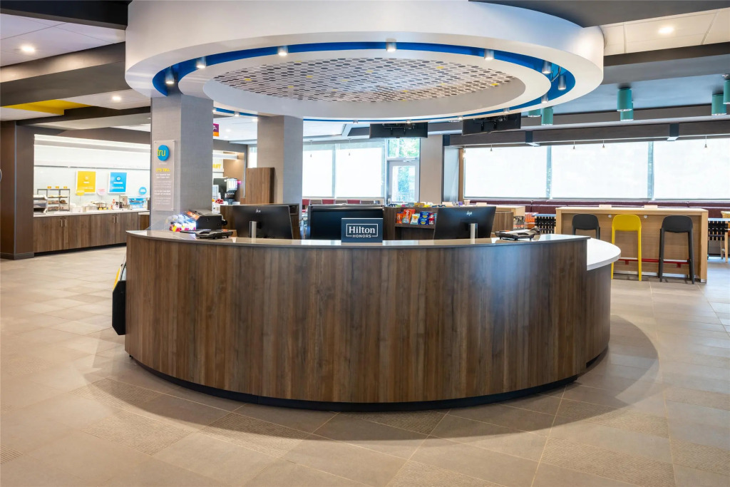 Tru By Hilton Commerce