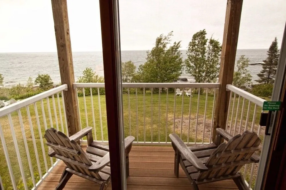 Cove Point Lodge