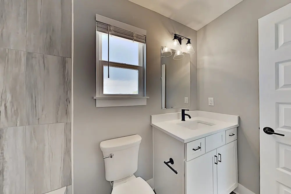 Newly Built All-suite W/ Private Balcony 2 Bedroom Townhouse