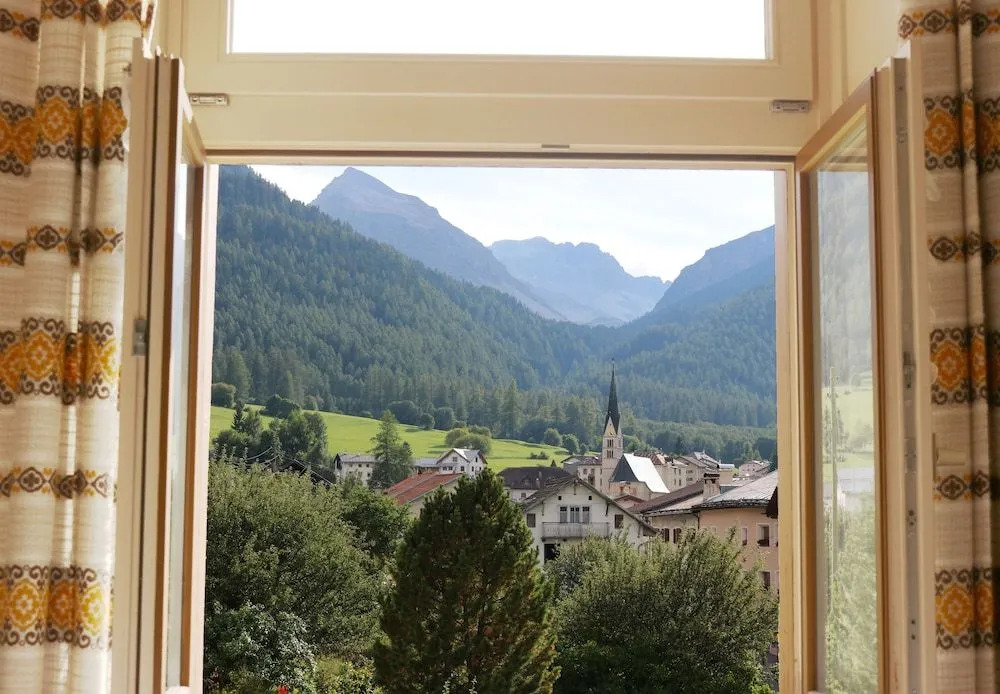 Hotel Schweizerhof Sta Maria