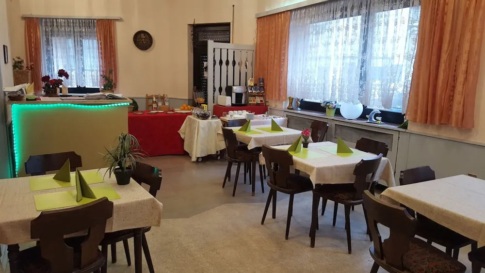 Kansakar Hotel