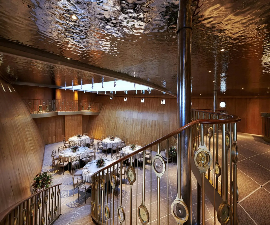 Fingal - A Luxury Floating Hotel